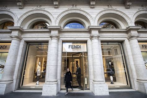 fendi shop rome.